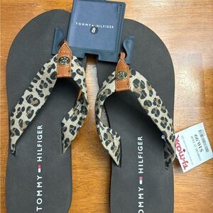 Tommy Hilfiger Brown and Black Flip Flops-NWT size 8 leopard print